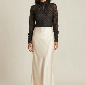 Blusa de Tule - Bolinhas de Gola Alta